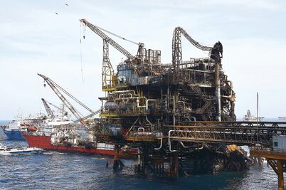 Pemex disminuye en casi 100 mil mdp inversión física