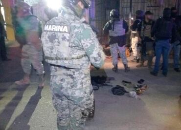 Detienen a cuatro hombres tras cateo en Baja California Sur; autoridades aseguran armamento