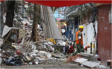 "No habrá reconstrucción opaca", dice Sheinbaum a damnificados del 19-S