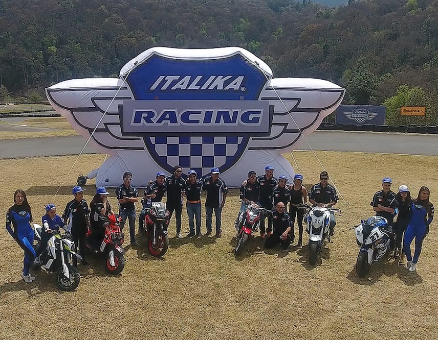 ITALIKA presentó a sus pilotos para la temporada 2017