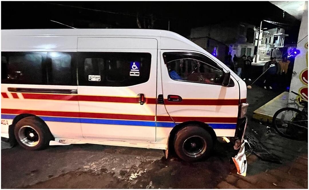 Chofer de transporte público en Tlaxcala choca contra barda para evitar asalto (16/10/2024). Foto: Especial