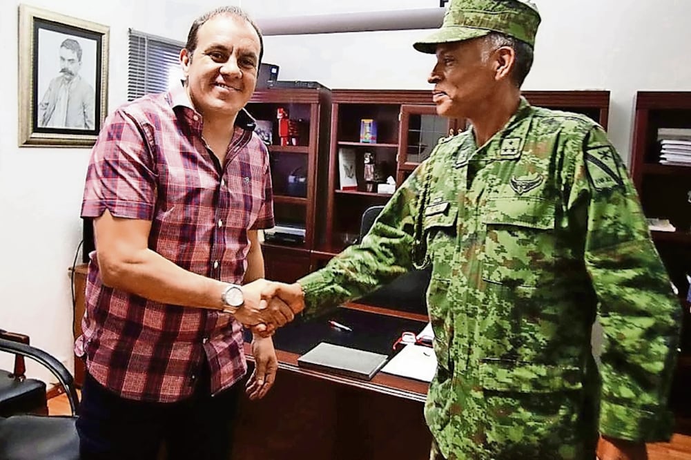 El presidente municipal se reunió ayer con el coronel Martín Reyes Valencia, comandante del 108 Batallón de Infantería, para definir las acciones que se implementarán por el actual periodo de asueto (JUSTINO MIRANDA. EL UNIVERSAL)