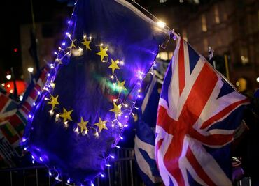 Parlamento británico vota contra un Brexit sin acuerdo