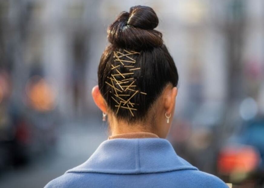 Ahora los moños altos se llevan así