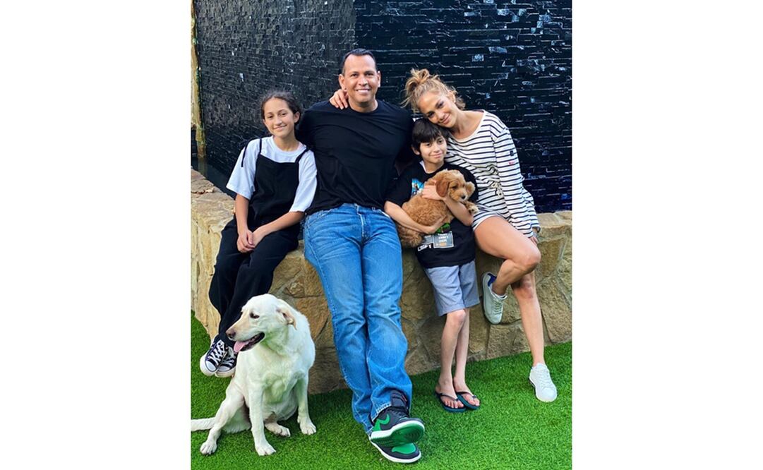 Jennifer Lopez y Álex Rodríguez en familia. Foto: Instagram 