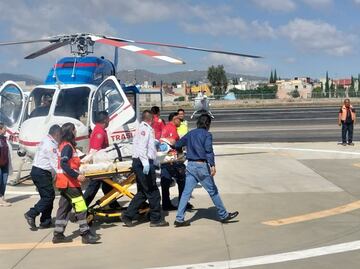 Trasladan vía aérea a pacientes atrapados en zonas afectadas por las lluvias en Hidalgo