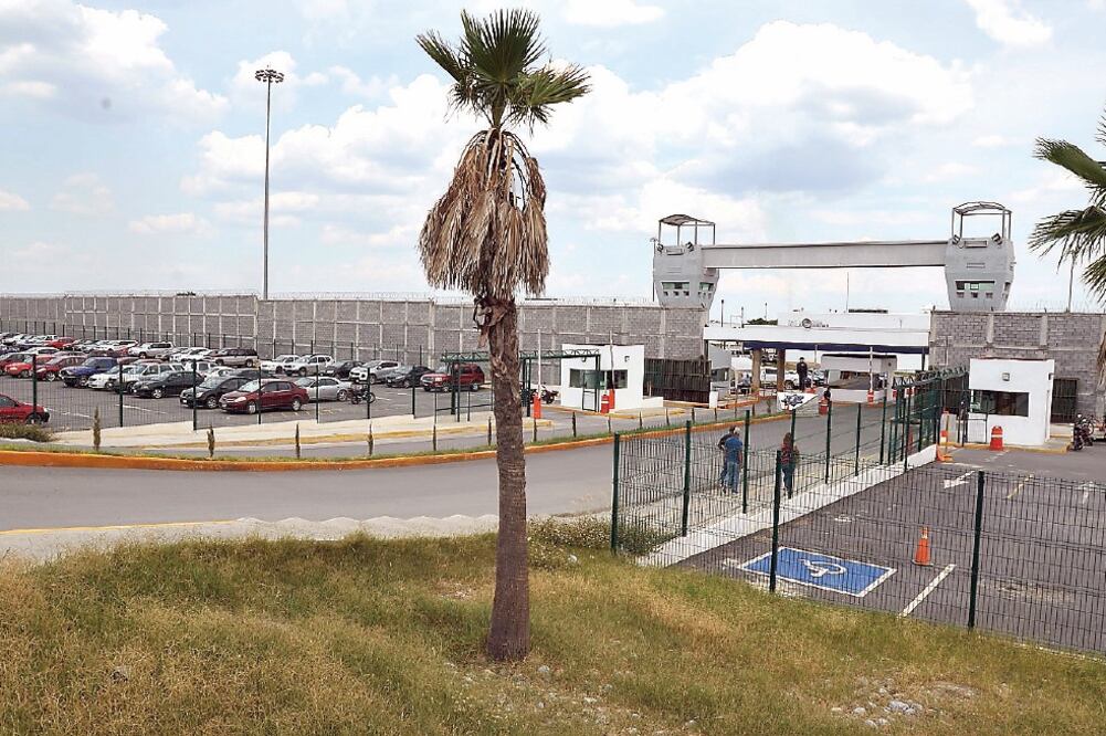 El esposo de la española asesinada laboraba en la Universidad de Seguridad y Justicia del estado, ubicada dentro de Complejo Estatal de Seguridad Pública. (ROBERTO AGUILAR. EL UNIVERSAL)