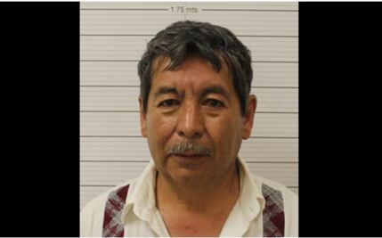 Acusa la PGR a líder de CNTE de lavado de dinero