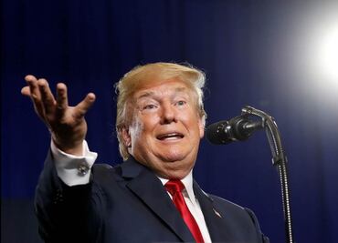 Trump define como "victoria tremenda" el aval a su veto migratorio