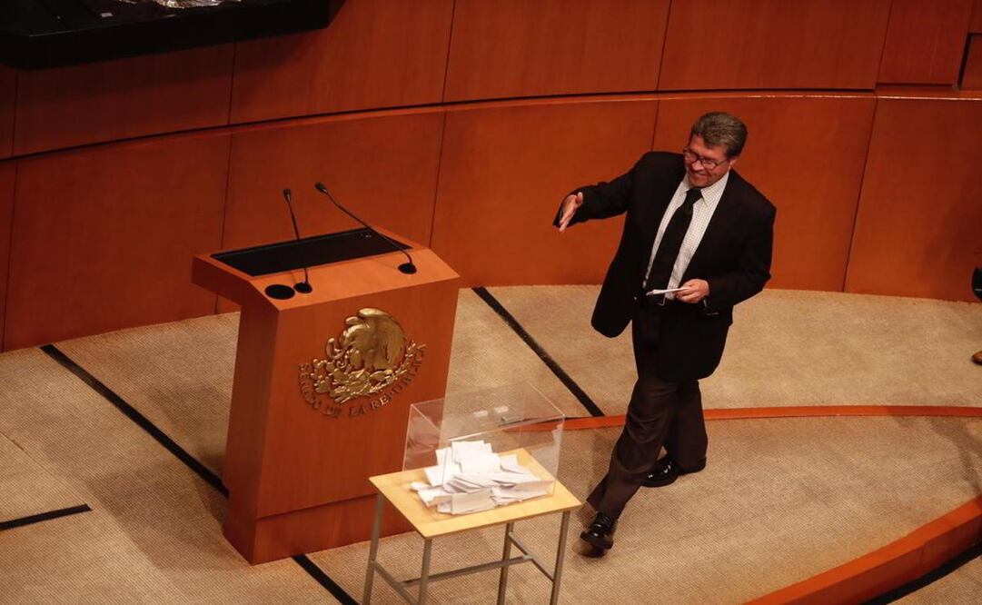 El senador Ricardo Monreal fue señalado de votar en dos ocasiones para elegir titular de la CNDH. Foto: Archivo / EL UNIVERSAL 