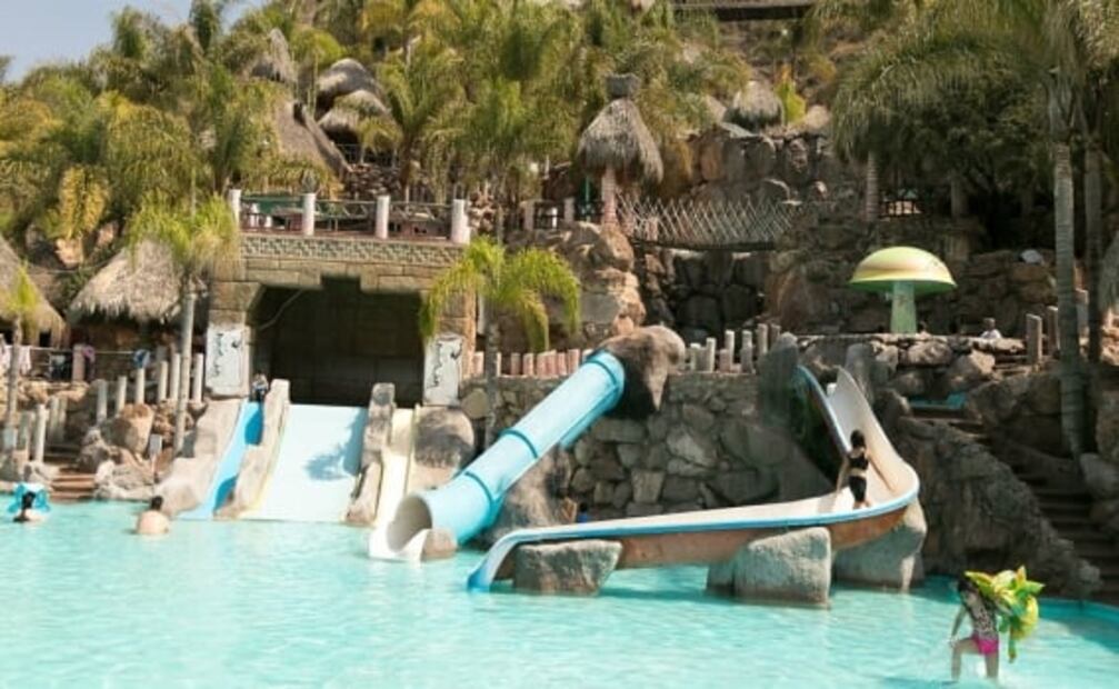 El Géiser, un balneario de aguas termales naturales con spa y cabañas