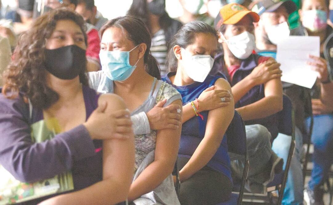 Hasta el momento se han inoculado 4 millones 981 mil 82 personas con su primera dosis, dijeron las autoridades capitalinas. Foto: Graciela López/ Cuartoscuro.