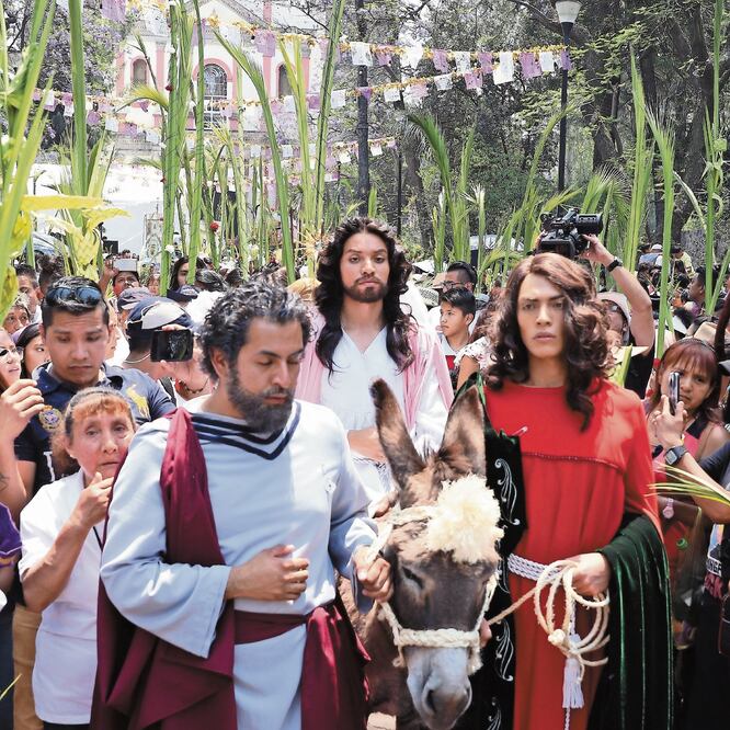 En la Macroplaza de la alcaldía de Iztapalapa inició la 176 representación de la Pasión de Cristo. / BERENICE FREGOSO. EL UNIVERSAL