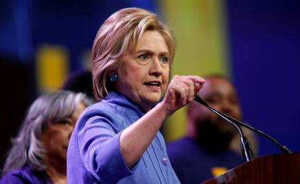 Rechaza Clinton debatir con Sanders en California