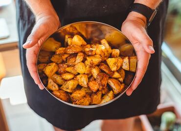 Cómo hacer las famosas patatas bravas