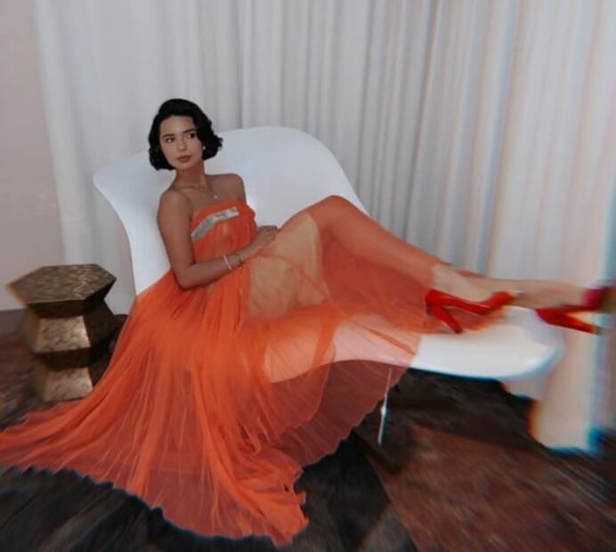 Ángela Aguilar vuelve a encantar con el color que mejor le queda a las pieles morenas