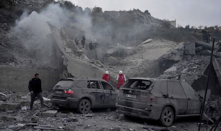 Israel lanza fuerte oleada de bombardeos contra varios puntos del sur del Líbano; reportan al menos una persona muerta