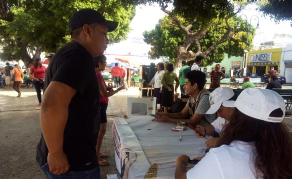 Realizan consulta ciudadana sobre el Tren Maya en Yucatán y Tabasco