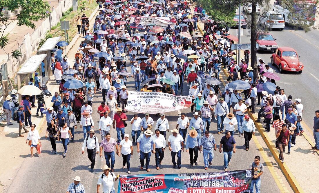 Paros y protestas enmarcan el Día del Maestro