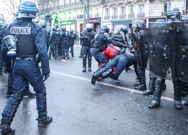 Varios detenidos en las marchas contra la ley de seguridad en Francia