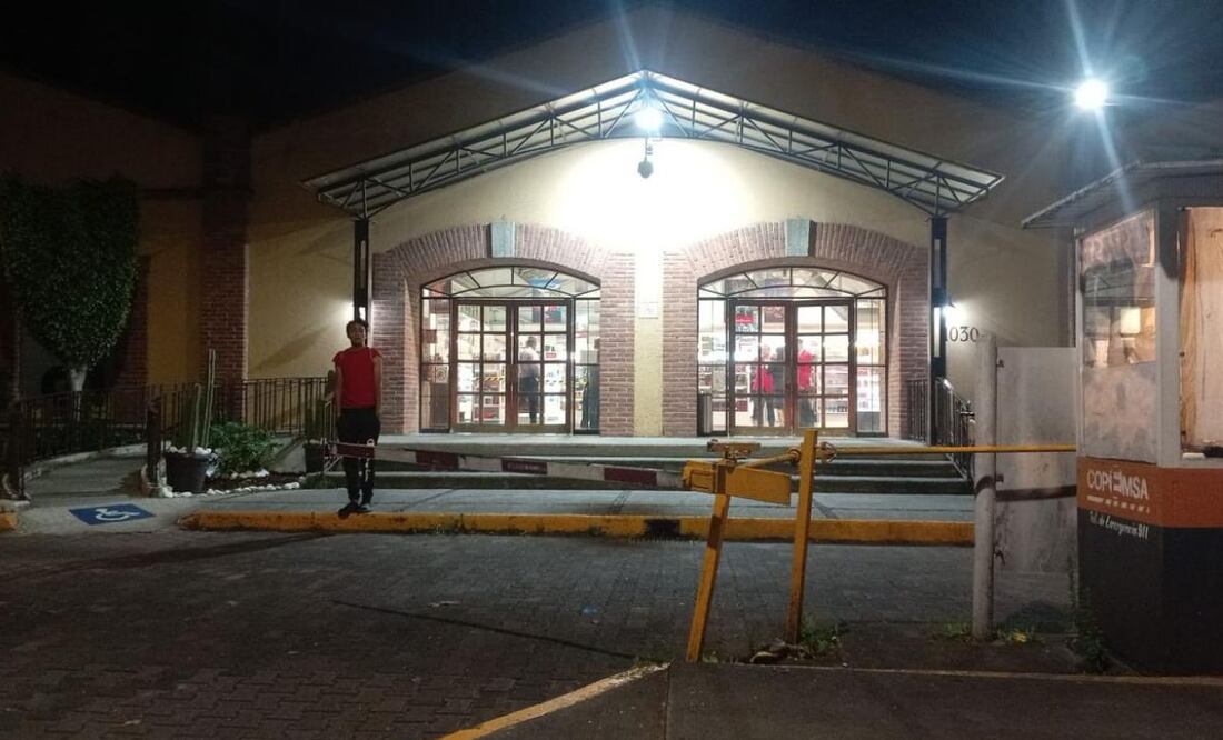 Roban con violencia una tienda departamental en Miguel Ángel de Quevedo. (09/07/25) Foto: Especial