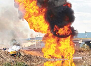 Desata pánico estallido de ducto en Celaya
