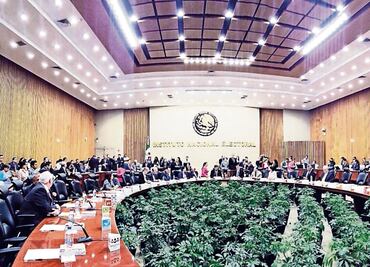 INE va por partida presupuestal "austera" en 2017