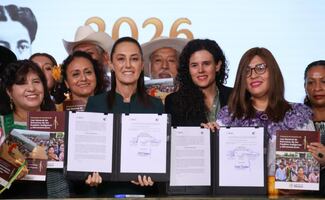 Sheinbaum lanza consulta para conformar Ley de Derechos de los Pueblos Indígenas; será analizada por más de 16 mil comunidades
