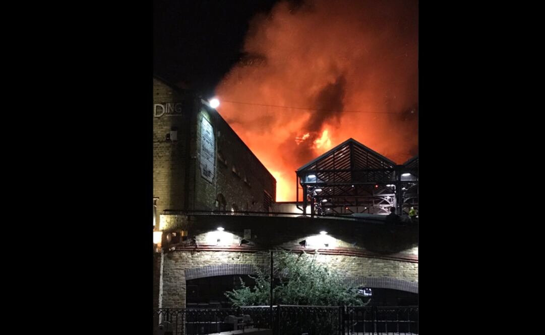 (Imagen tomada de @LondonFire)