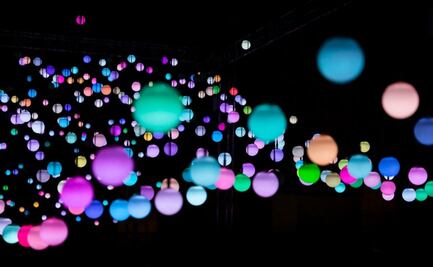 Wave, la exposición de luces de colores llega a Antara, Polanco