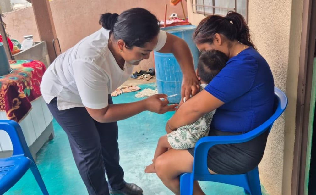 Jornada de vacunación en el Istmo de Oaxaca ante el surgimiento de casos de Sarampión (07/01/2026). Foto: Especial