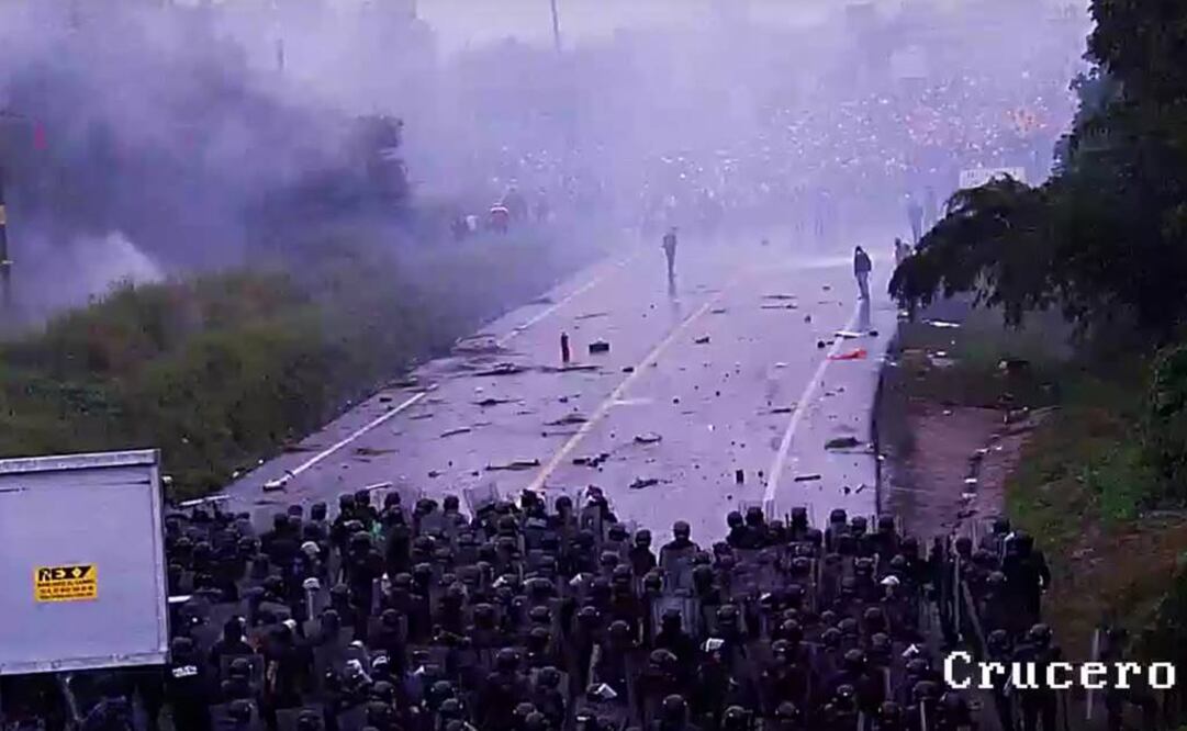 La mañana de este martes maestros en Chiapas protestaron en contra de la evaluación educativa