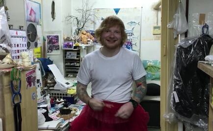 Ed Sheeran usa un tutú y come caracoles