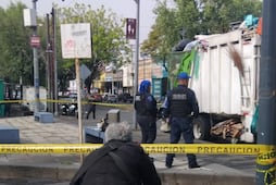 Macabro hallazgo en la Doctores: Encuentran cuerpo entre cabina y caja de camión de basura