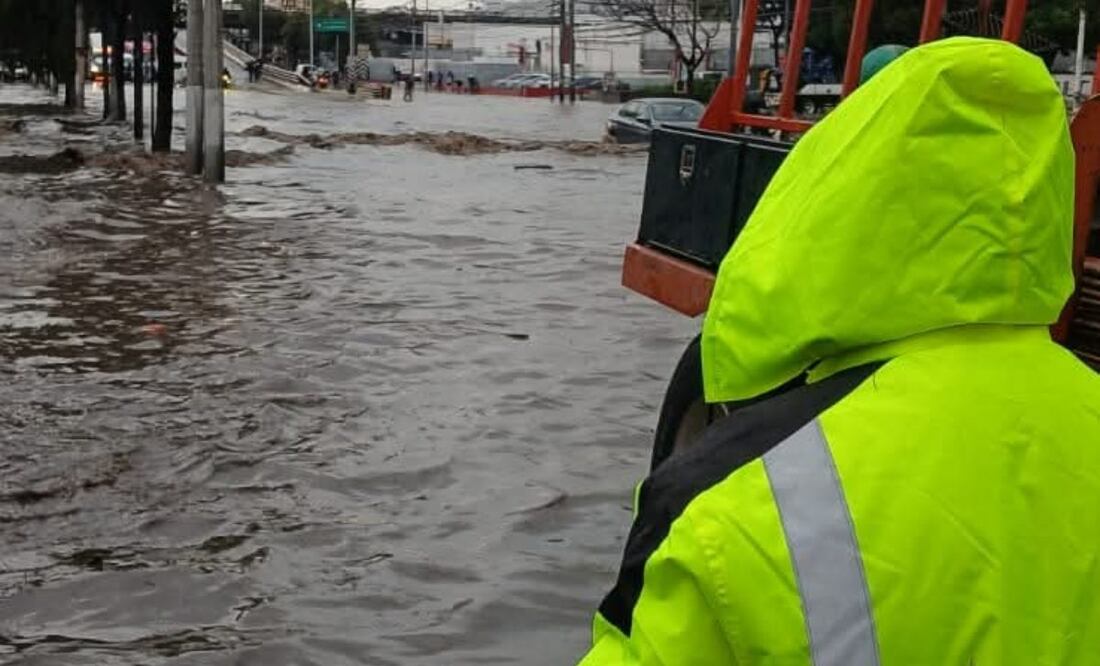 El servicio de la Línea 2 del Mexibús fue suspendido la tarde de este viernes, luego de que se registraran fuertes inundaciones. Foto: Especial.