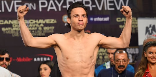 Los pobres deberían tener derecho a usar billetes falsos: JC Chávez Jr