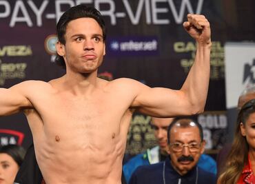 Los pobres deberían tener derecho a usar billetes falsos: JC Chávez Jr