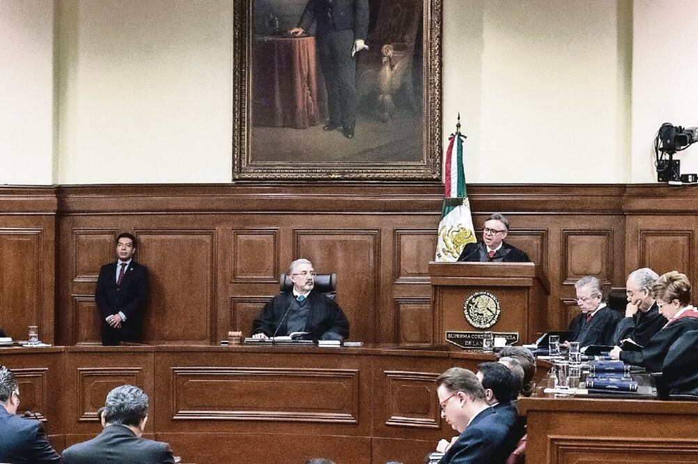 Los ministros de la Suprema Corte de Justicia de la Nación explicaron a los legisladores que, por tratarse de un asunto que será materia de discusión legal, están impedidos para fijar una postura sobre la suspensión de la ley de sueldos.(IVÁN STEPHENS. E)