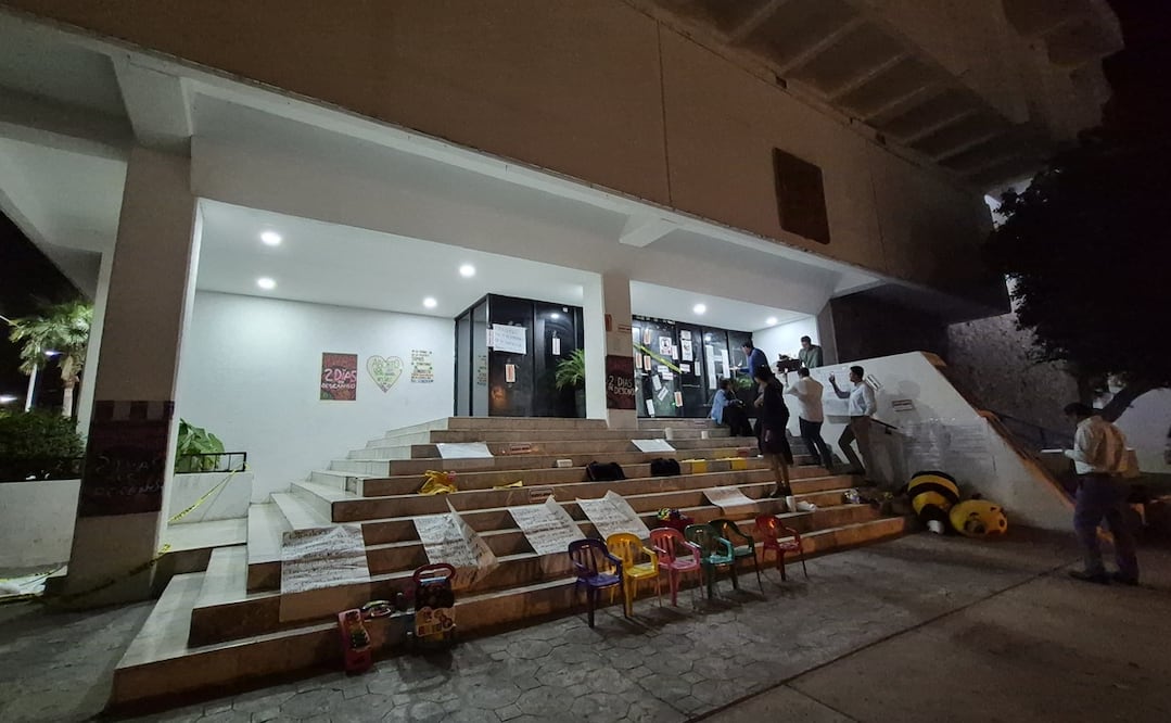 Representantes de estancias infantiles tomaron las instalaciones del Congreso. Foto: Amalia Escobar / EL UNIVERSAL