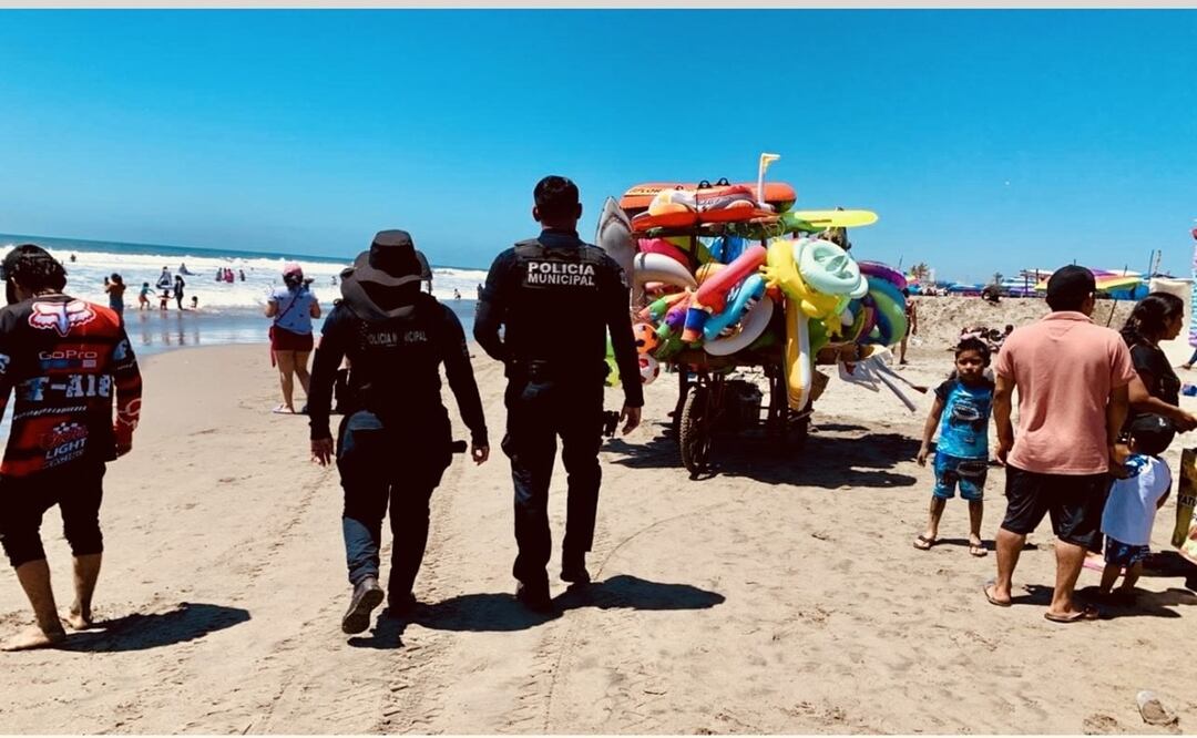 Salvamento de turistas en playas del norte de México. Foto: Oficial