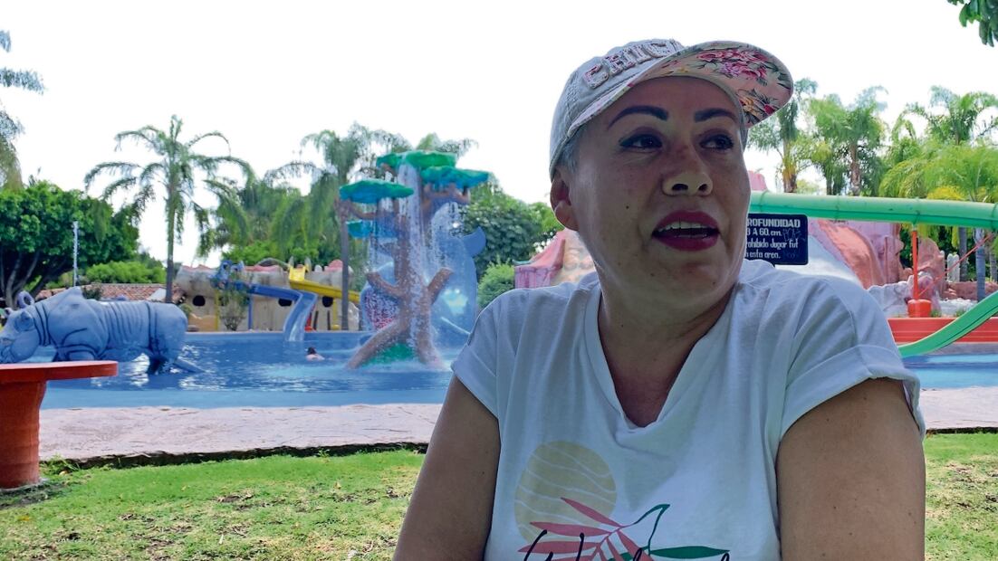Eva Tinoco señala que el turismo que acude a los balnearios y parques acuáticos de la zona también se ha visto afectado por la sequía. Foto: Carlos Arrieta / EL UNIVERSAL