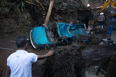 Guardan minuto de silencio en el Senado por víctimas de desastres naturales