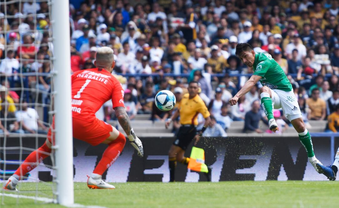 Mena volvió a anotar en la Ciudad de México. Foto: Imago 7