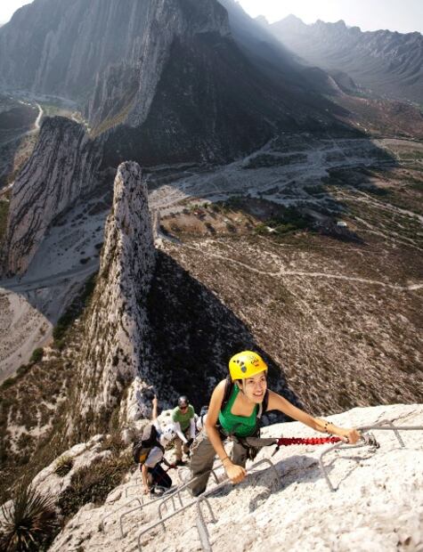 Nuevo León: pozas azules, montañas y toboganes naturales en una ruta de aventura