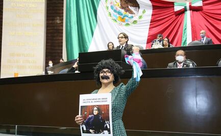 Diputada de Morena se disfraza de Gabriel Quadri; lo acusa de transfobia y pide su destitución 