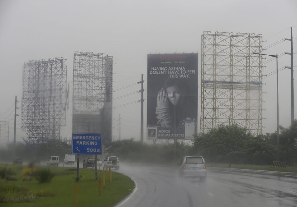 Se espera que las intensas lluvias inunden muchas zonas de la isla principal de Luzon, antes incluso de que el tifón toque tierra el domingo (EFE)