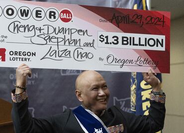 Un migrante con cáncer gana la lotería en Estados Unidos, se lleva mil 300 mdd