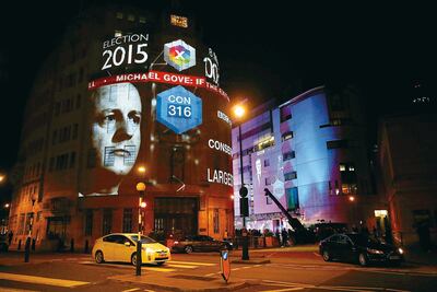 Conservadores lideran elecciones en Reino Unido