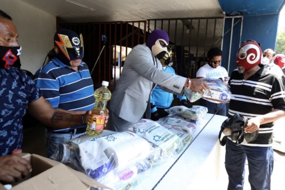 Lucha libre, la Santa Muerte y Covid fitness, entre las mejores fotos de la semana