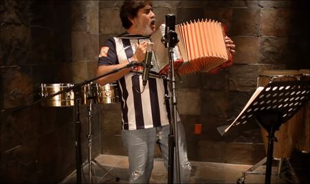 El día que Celso Piña le cantó a Rayados de Monterrey